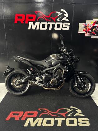 YAMAHA MT-09 